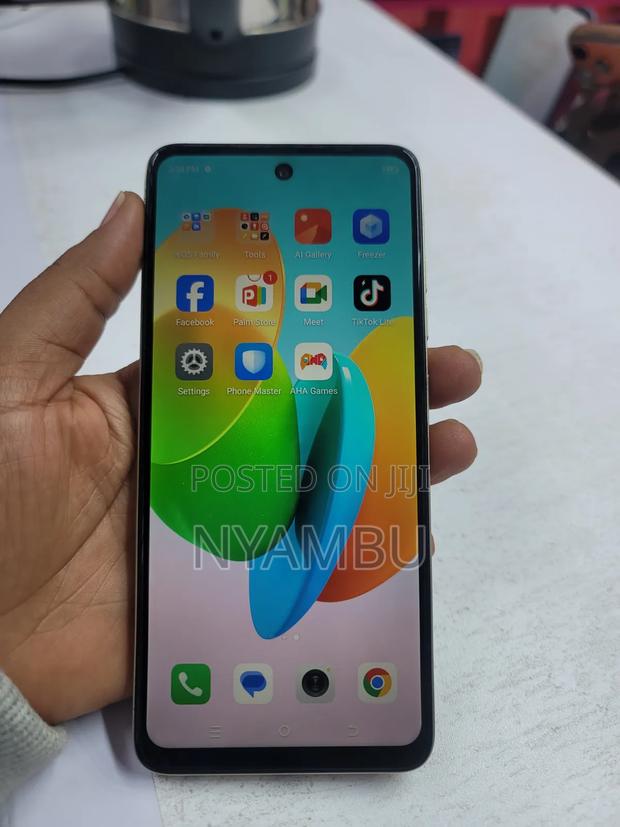 Tecno Spark 20 Pro 256 GB Gold - thumbnail 3