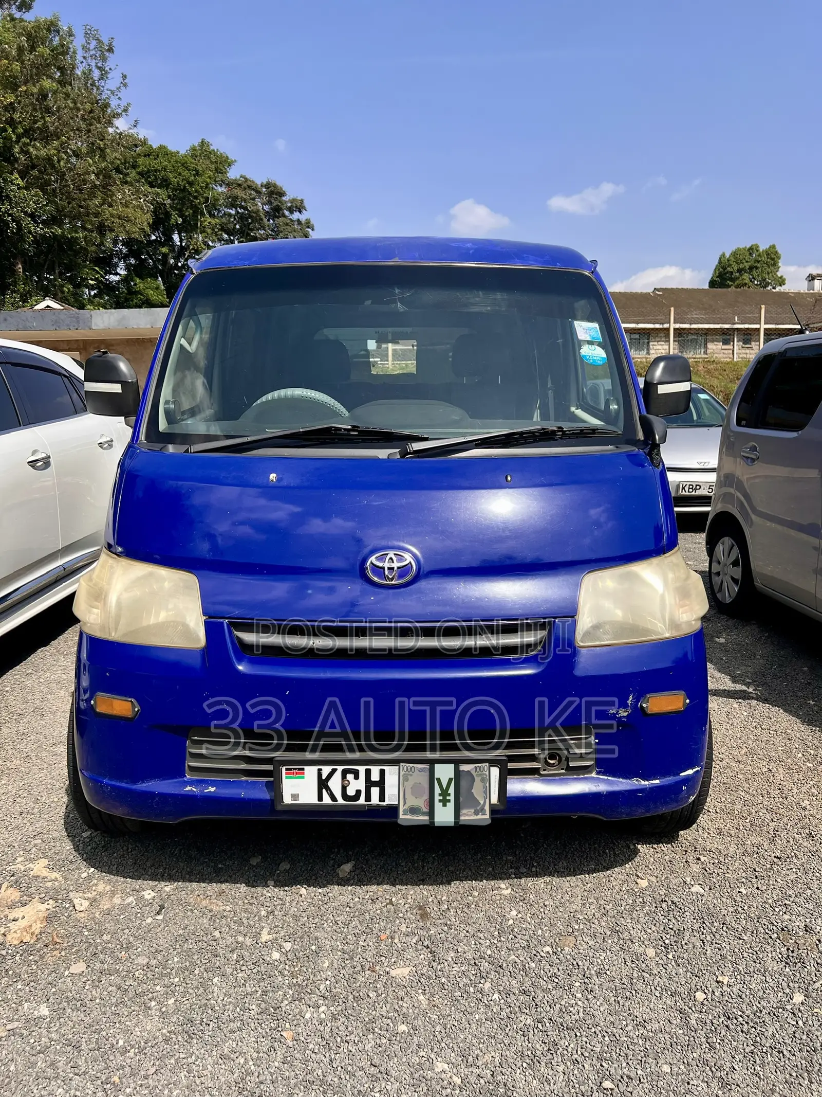 Toyota HiAce 2009 Blue