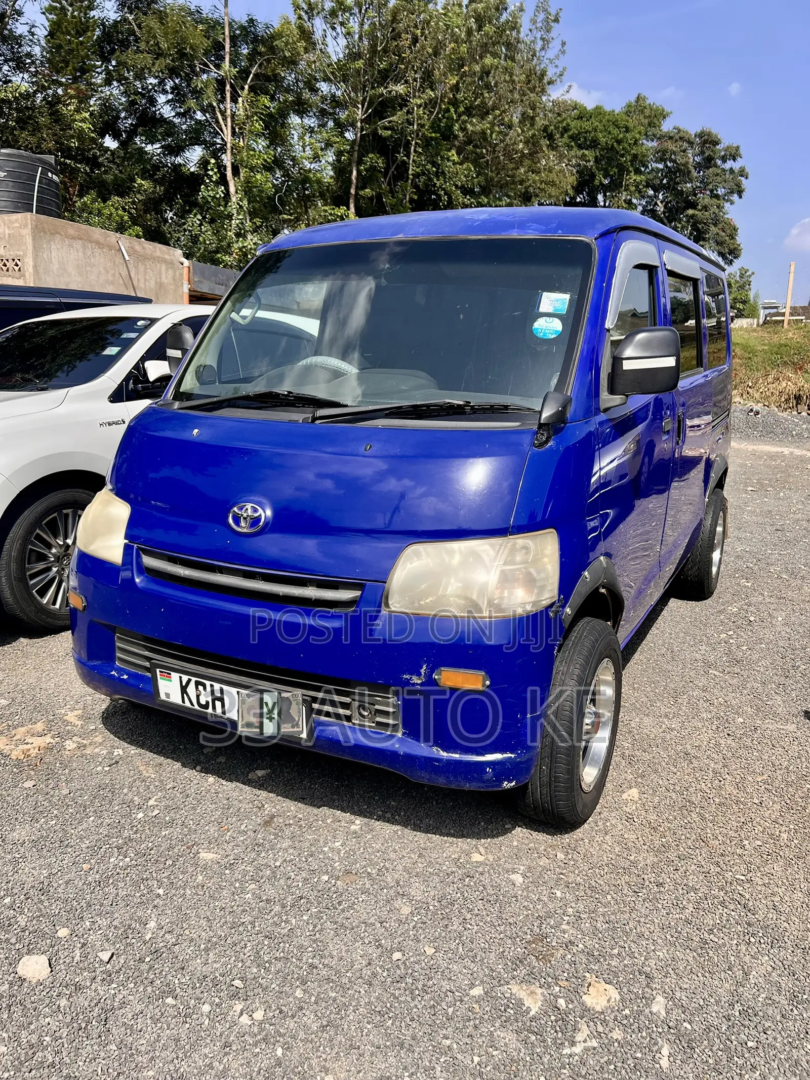 Toyota HiAce 2009 Blue