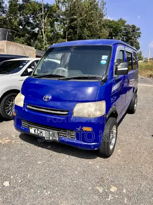 Toyota HiAce 2009 Blue