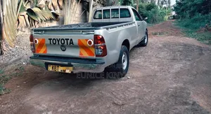 Toyota Hilux 2012 Silver