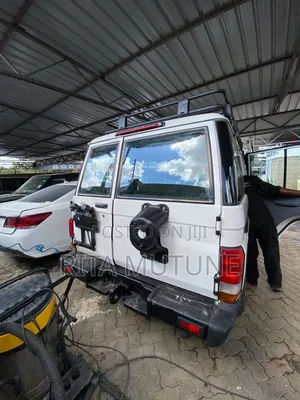 Toyota Land Cruiser 2018 White