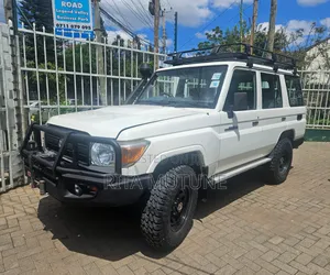 Toyota Land Cruiser 2018 White