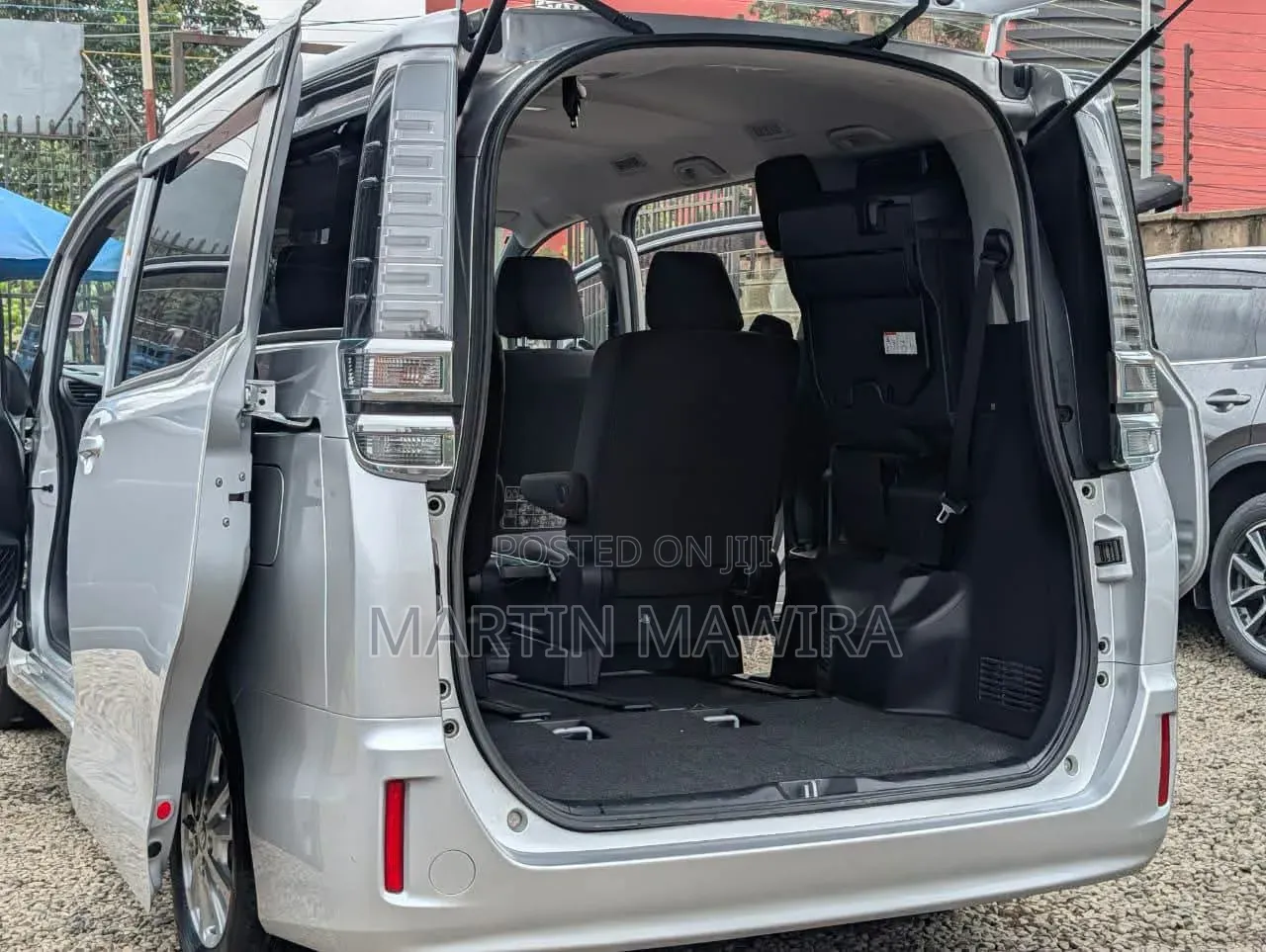 Toyota Voxy 2019 Silver