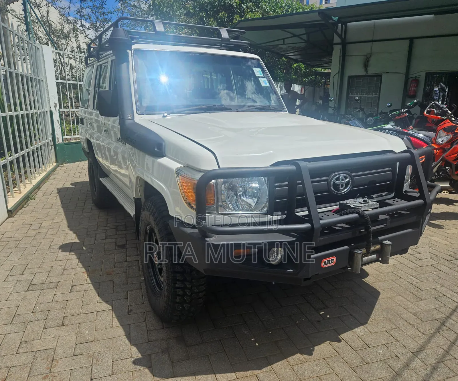Toyota Land Cruiser 2018 White