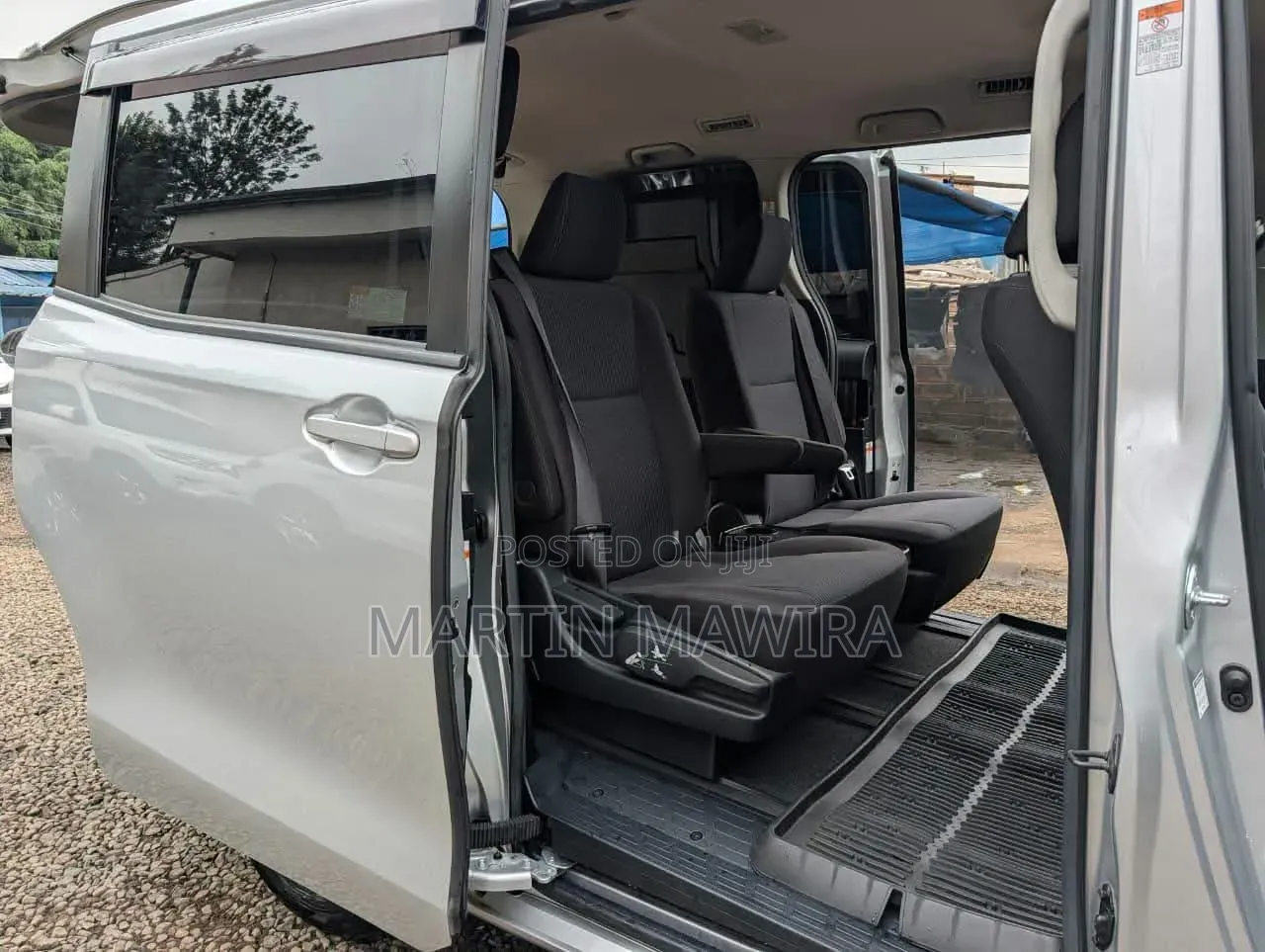 Toyota Voxy 2019 Silver