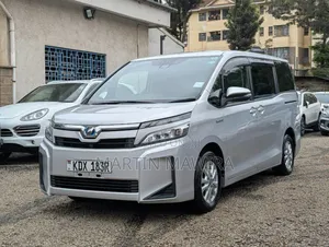 Toyota Voxy 2019 Silver