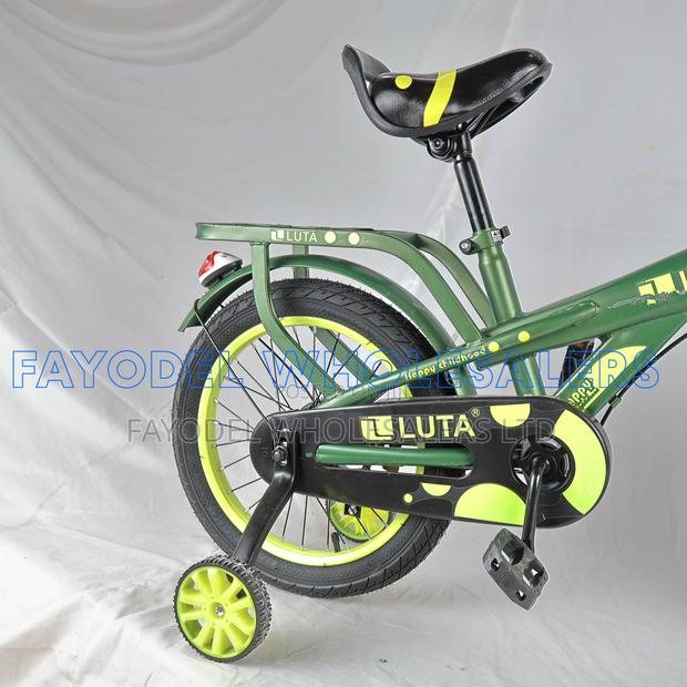 Green Luta Kids Bike With Training Wheels