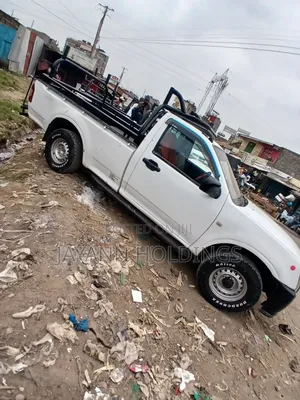 Isuzu D-MAX 2010 White