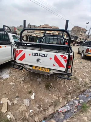 Isuzu D-MAX 2010 White
