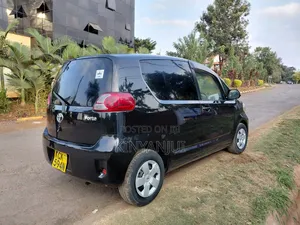 Toyota Porte 2010 Black