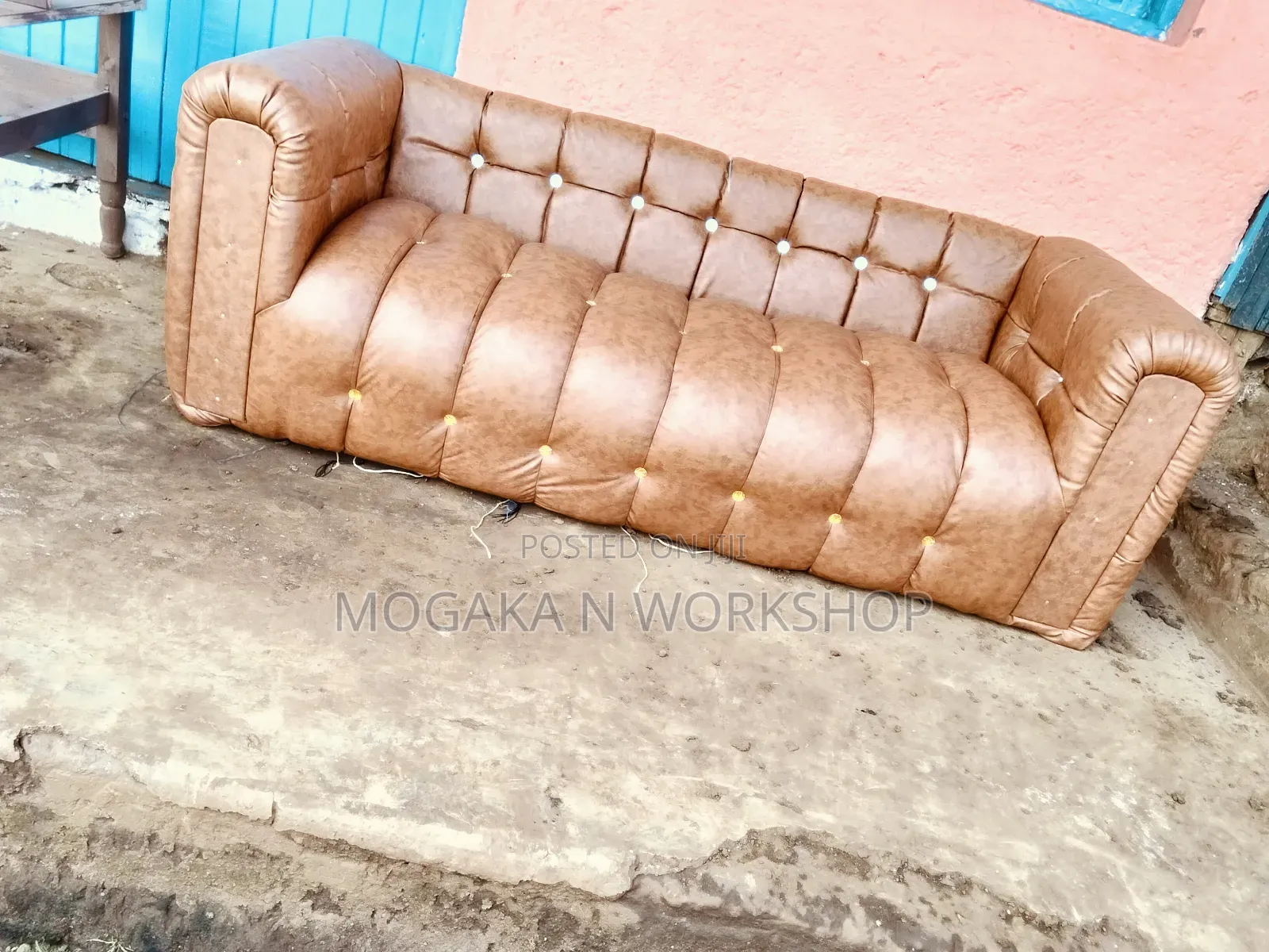 Brown Chester Seat