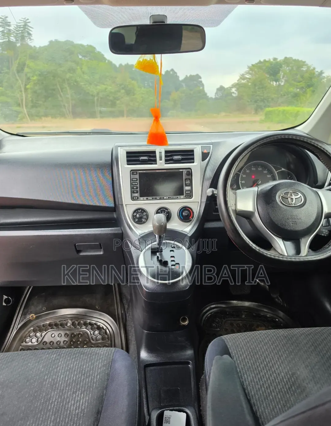 Toyota Ractis 2012 Silver