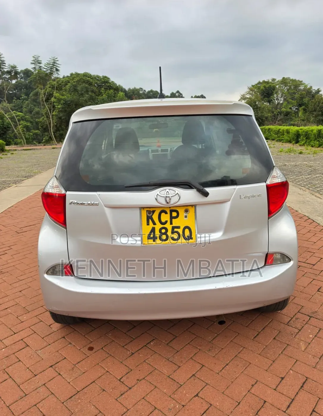 Toyota Ractis 2012 Silver