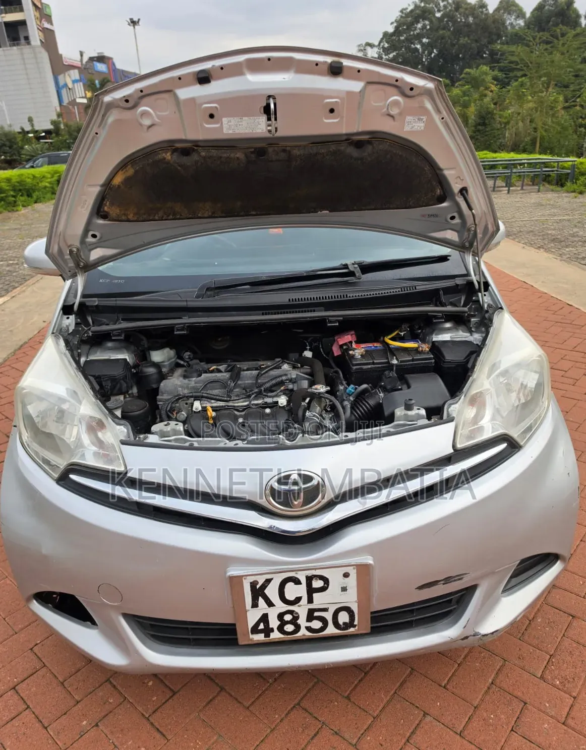 Toyota Ractis 2012 Silver