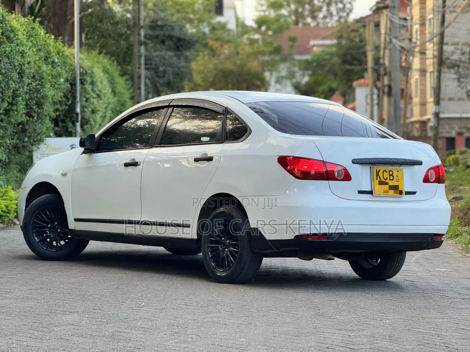 Nissan Bluebird 2008 White