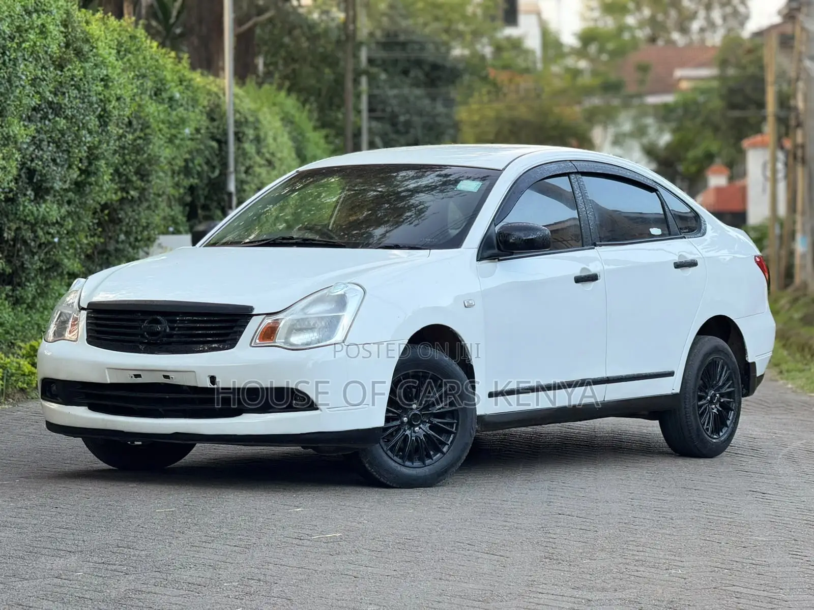 Nissan Bluebird 2008 White