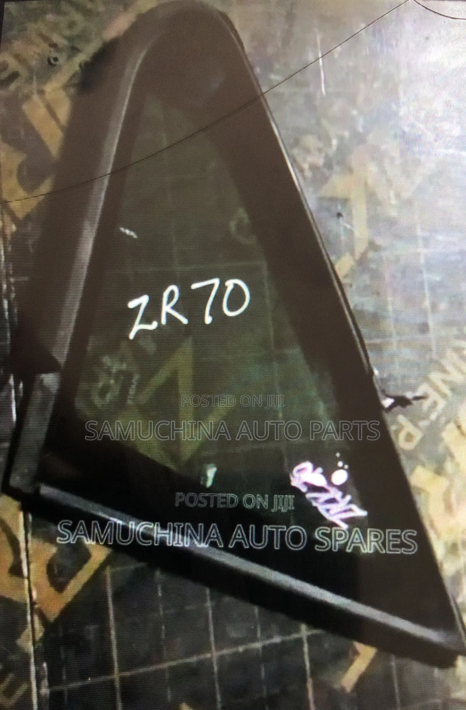 Front Side Fix Glass Toyota Voxy / Noah Zrr70
