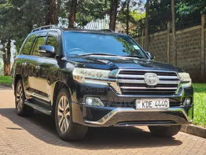 Toyota Land Cruiser 2016 Black