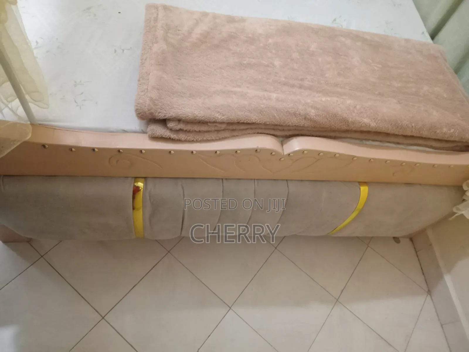 5'6 Wooden Hand Crafted Bed