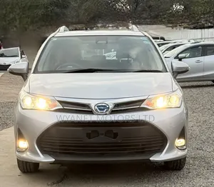 Toyota Belta 2019 Silver