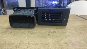 Nze/Fielder 2005 Dashboard Vents