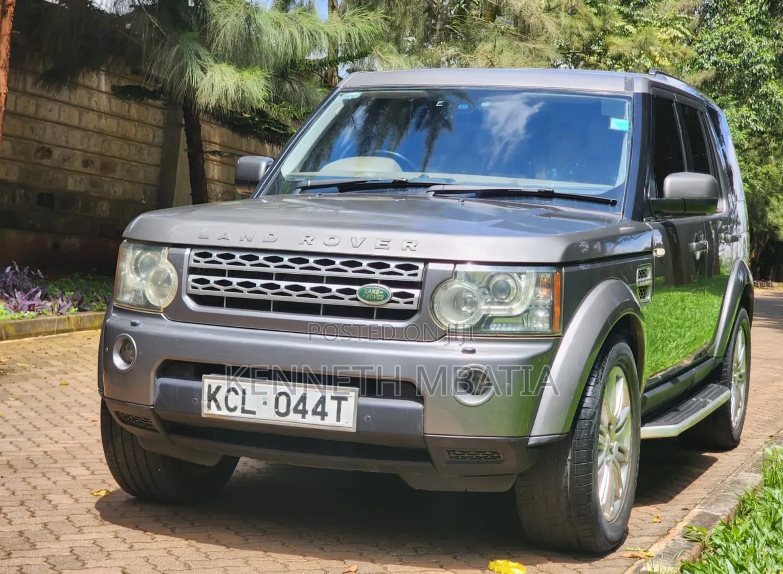 Land Rover Discovery 2010 Silver
