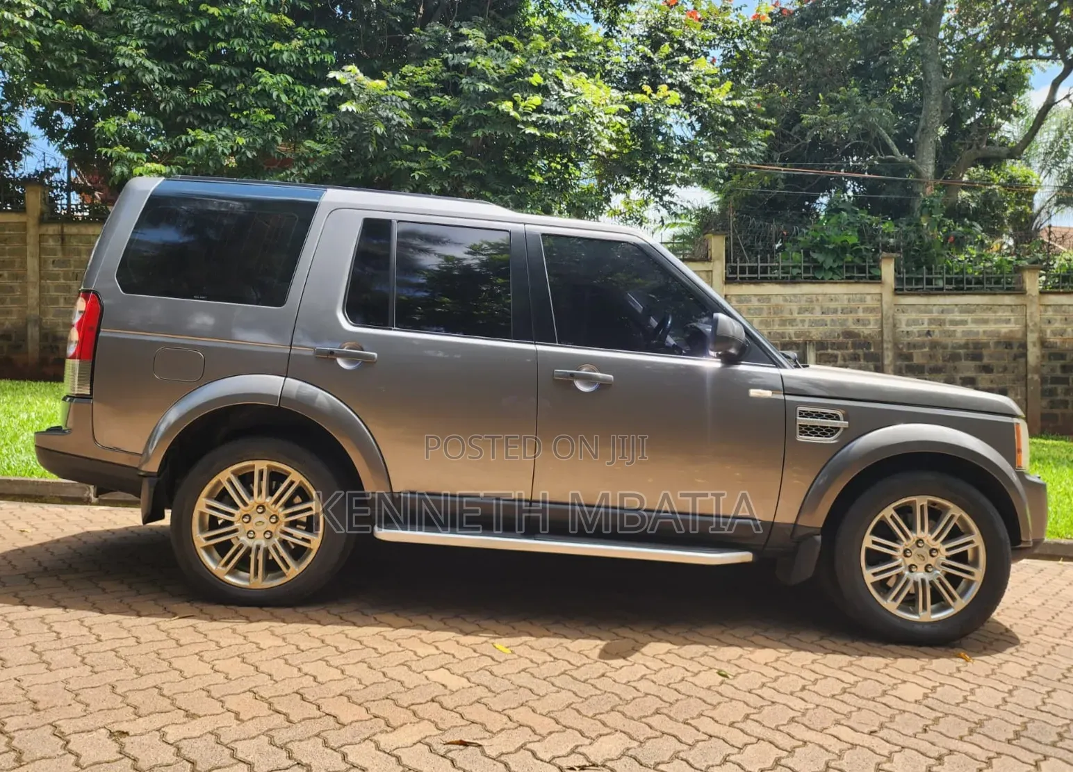 Land Rover Discovery 2010 Silver
