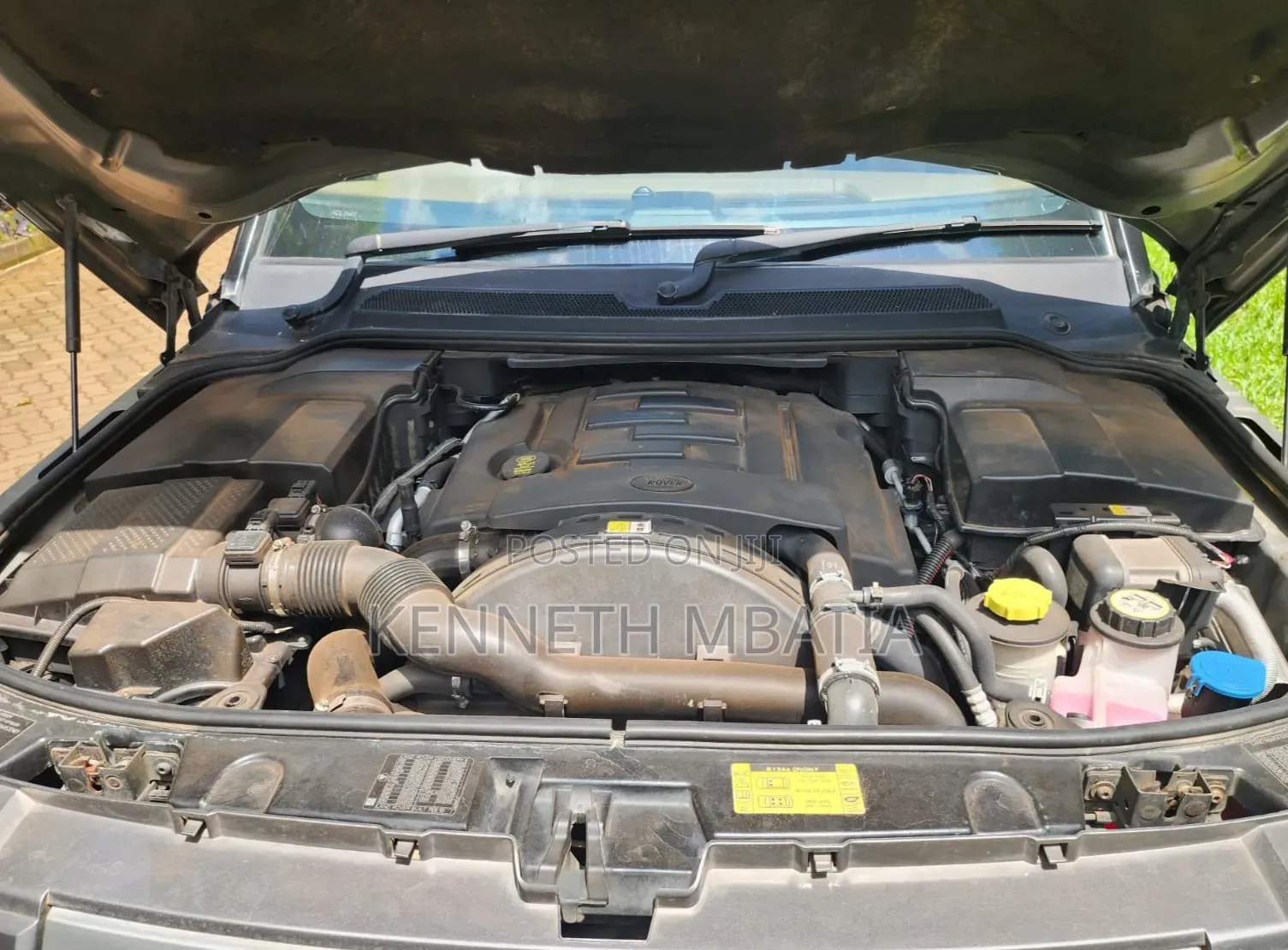 Land Rover Discovery 2010 Silver