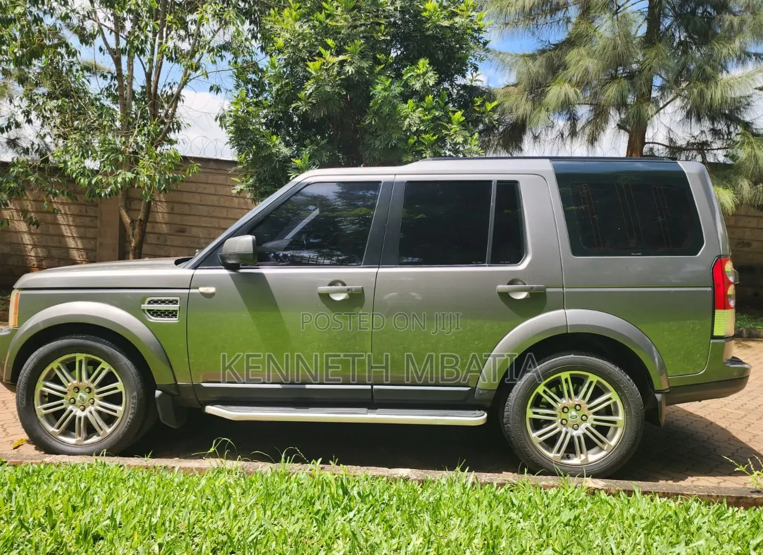 Land Rover Discovery 2010 Silver