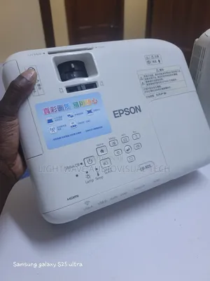 Epson Eb-X05