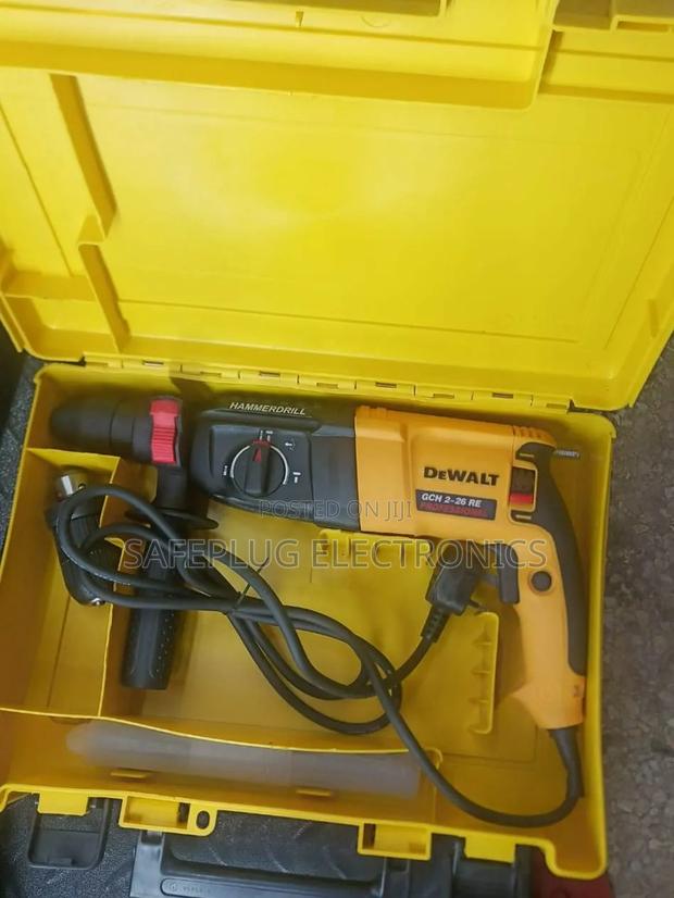 Dewalt Professional 3-in-1 Rotary Hammer Demolition Drill (800w) - main view