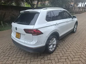 Volkswagen Golf 2017 White