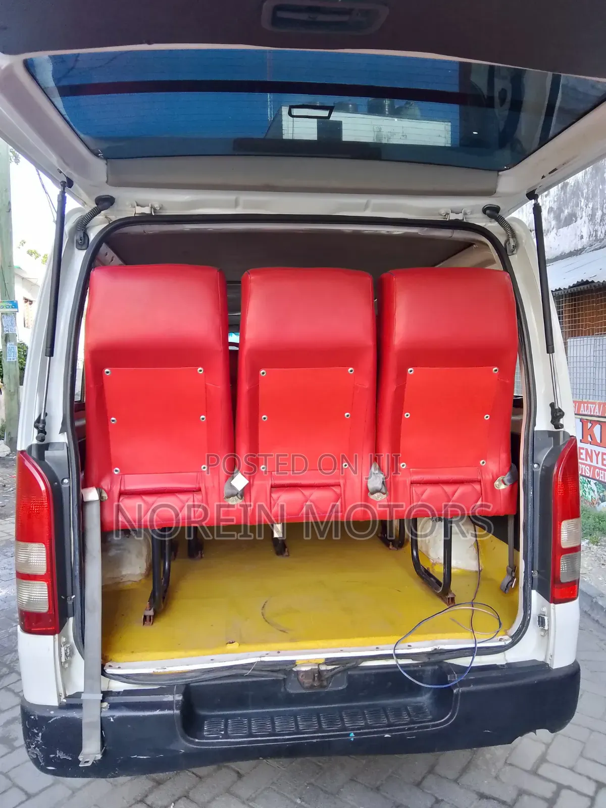 Toyota HiAce 2013 White