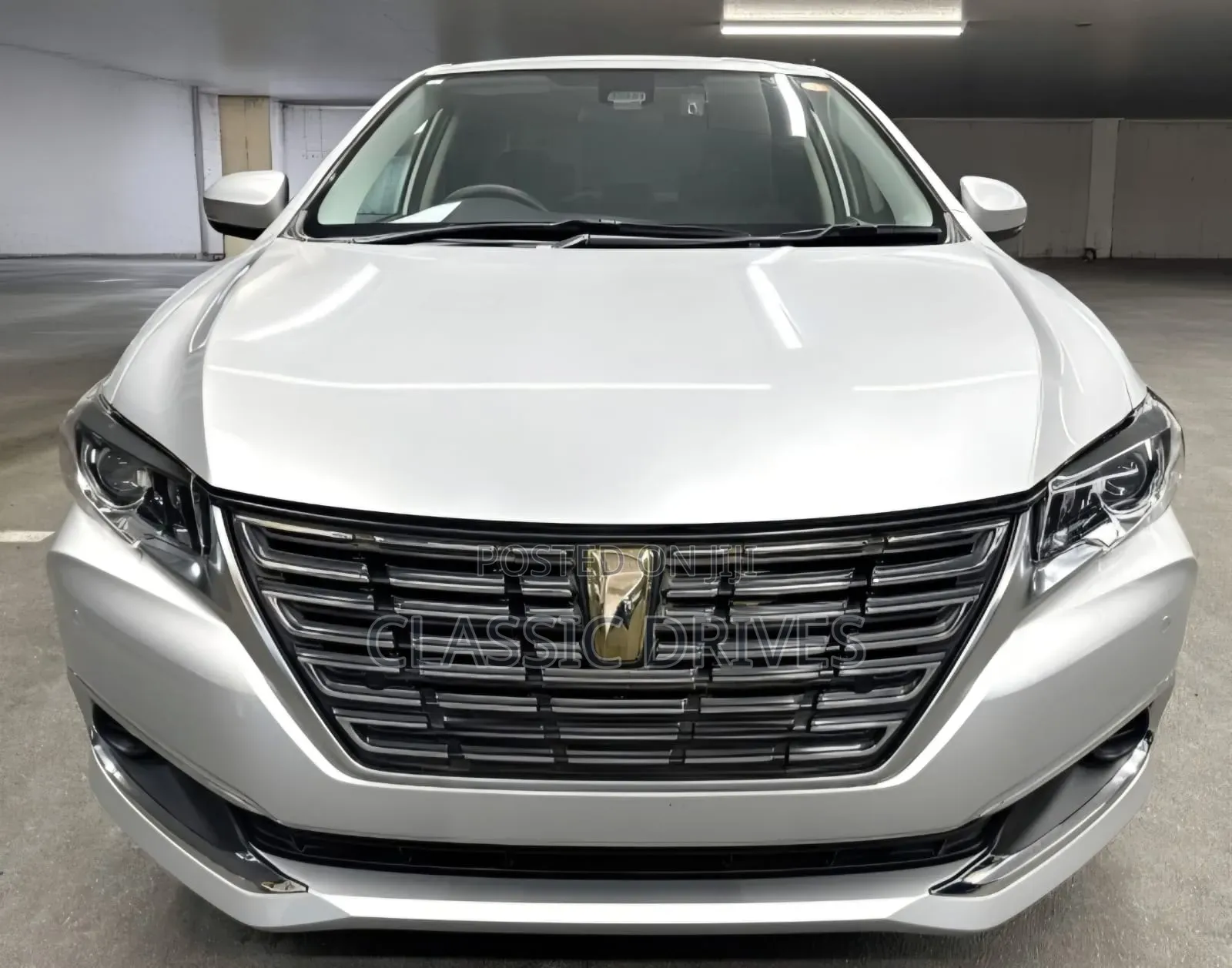Toyota Premio 2019 Silver
