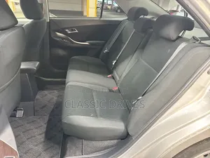 Toyota Premio 2019 Silver