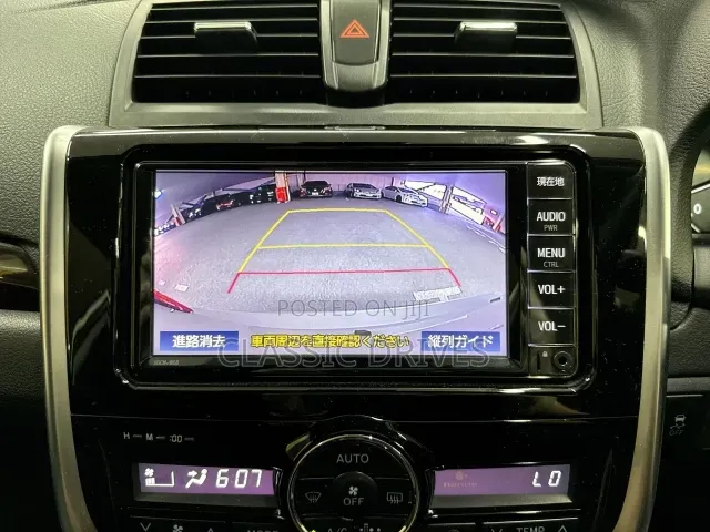 Toyota Premio 2019 Silver