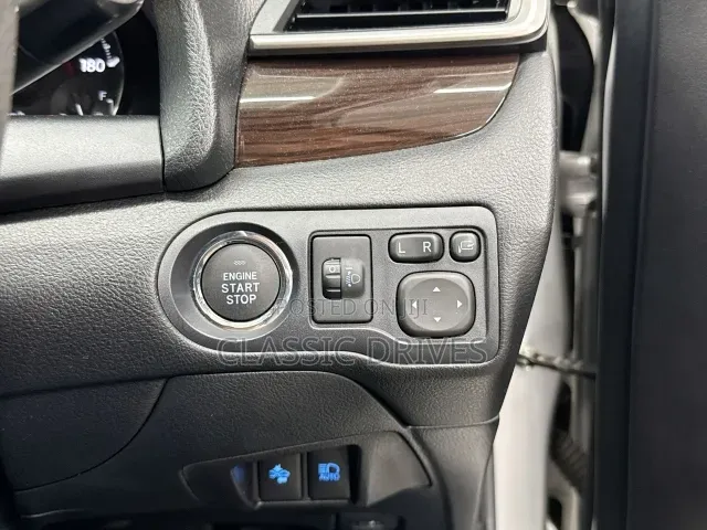 Toyota Premio 2019 Silver