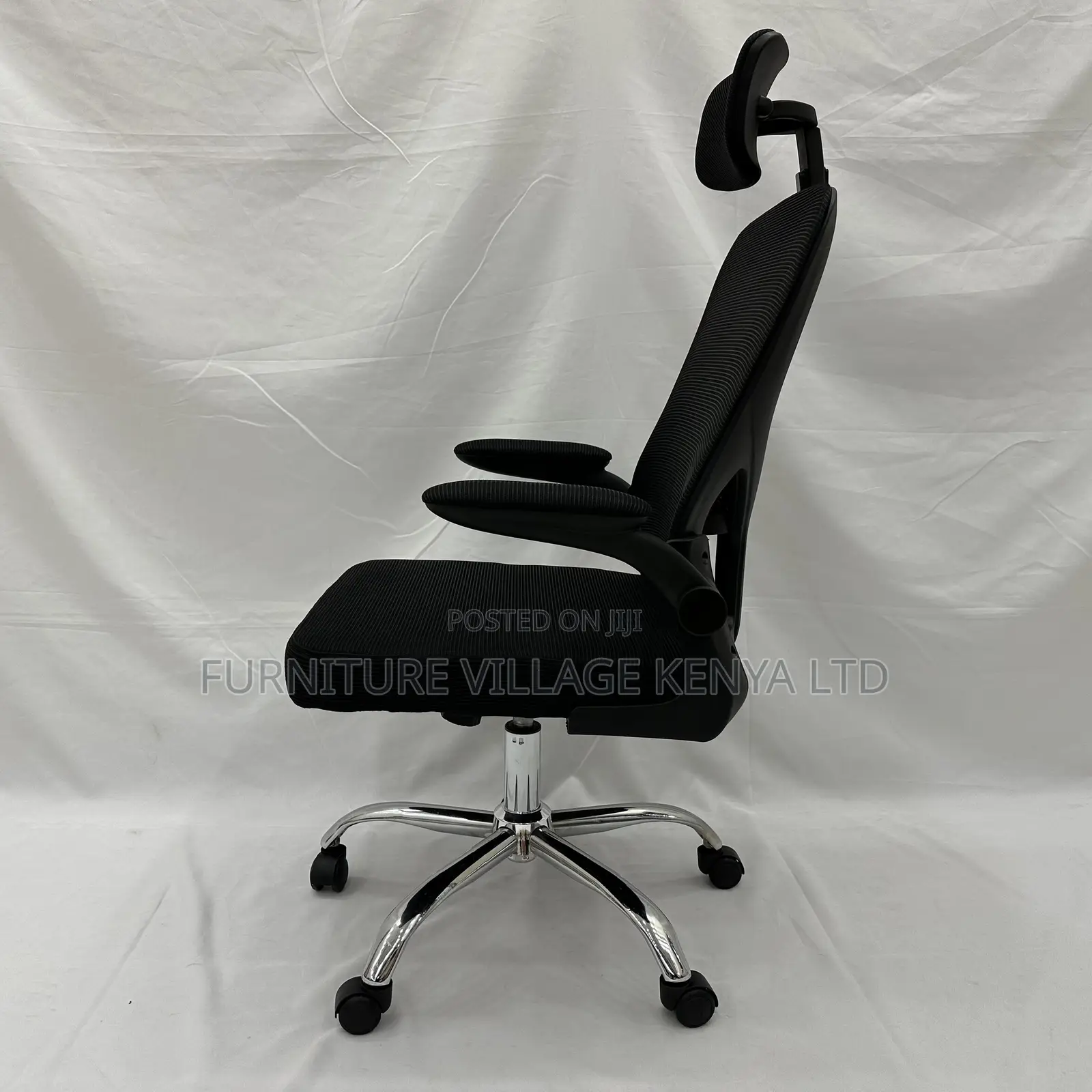Modern Black Orthopedic Seat With Flipping Hands