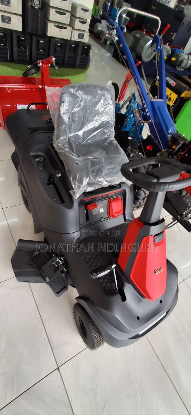 Ride-on Lawn Mower – Professional Grass Cutting Machine