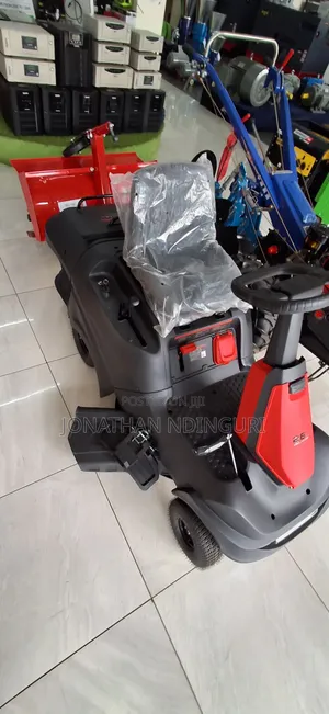 Ride-on Lawn Mower – Commercial Turf Cutting Machine