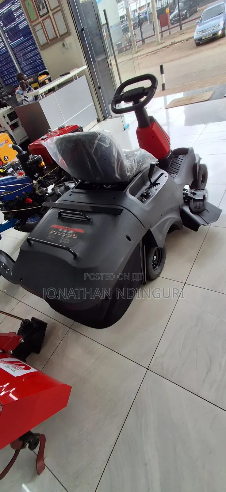 Ride-on Lawn Mower – High Capacity Garden Mower