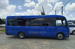 Mitsubishi Fuso Rosa 2017 Blue