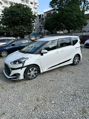 Toyota Sienta 2020 White