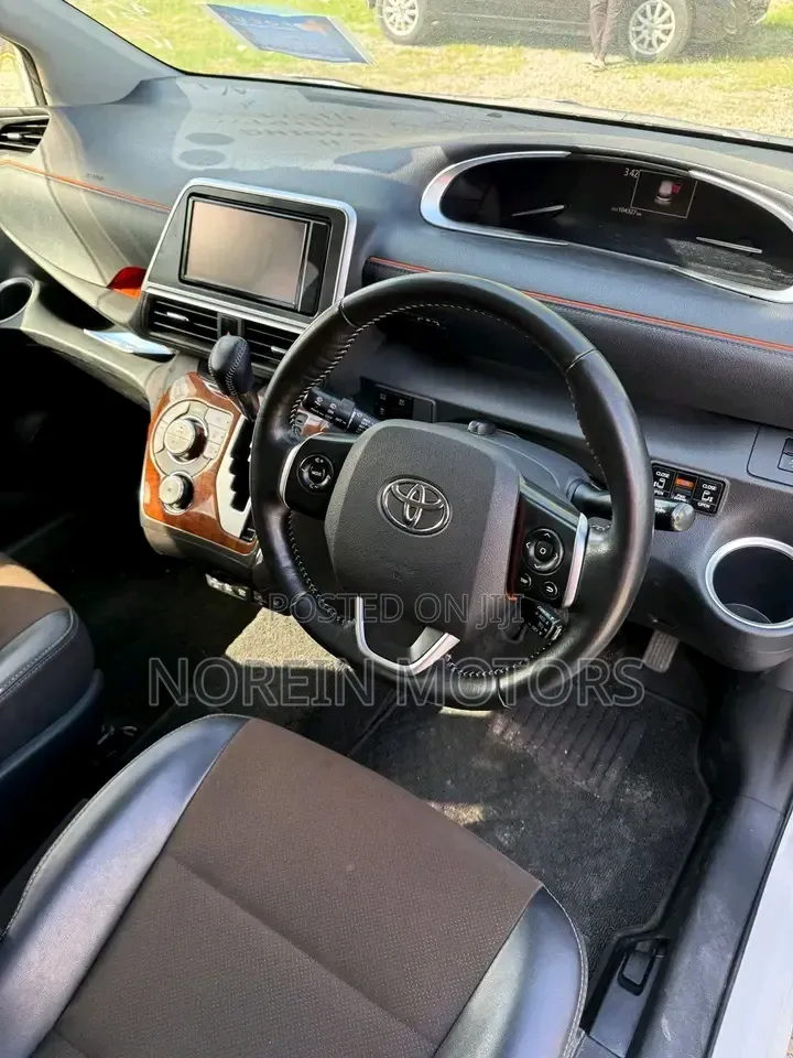 Toyota Sienta 2020 White