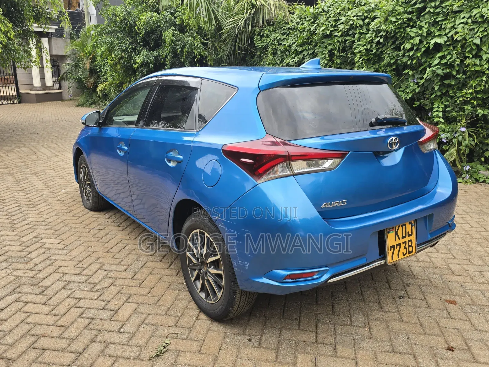 Toyota Auris 2015 Blue
