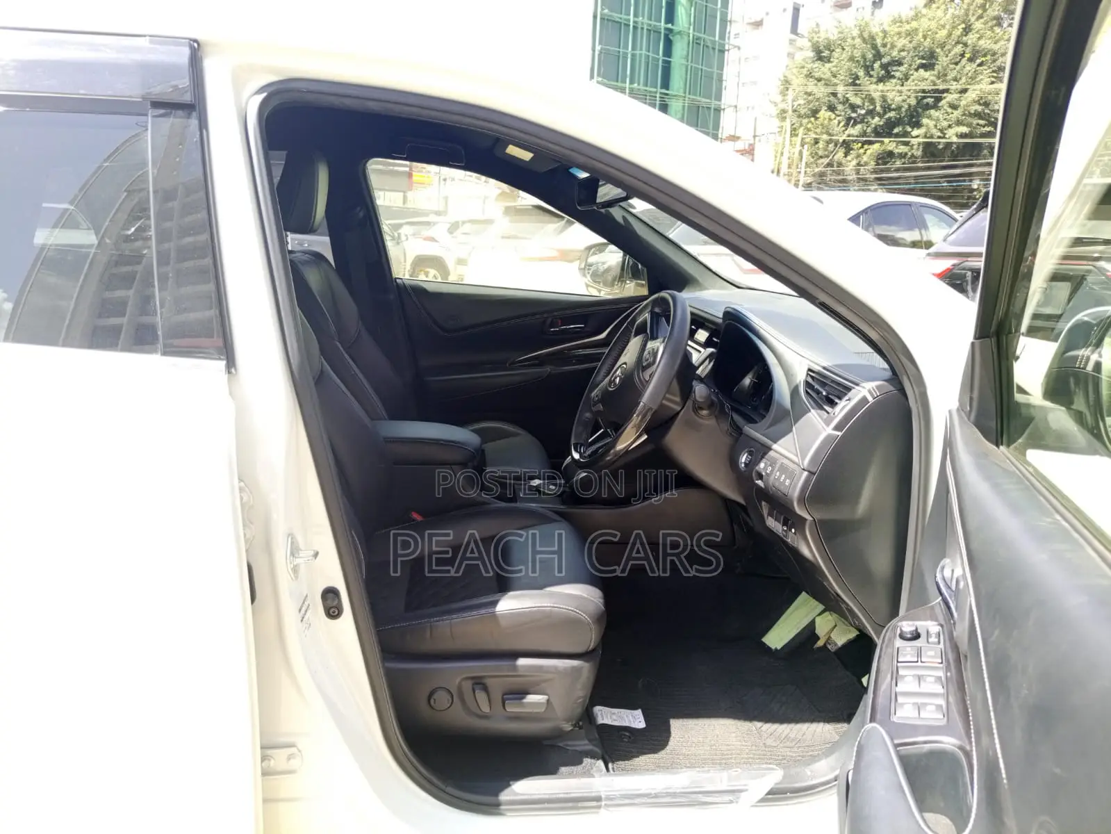 Toyota Harrier 2018 White