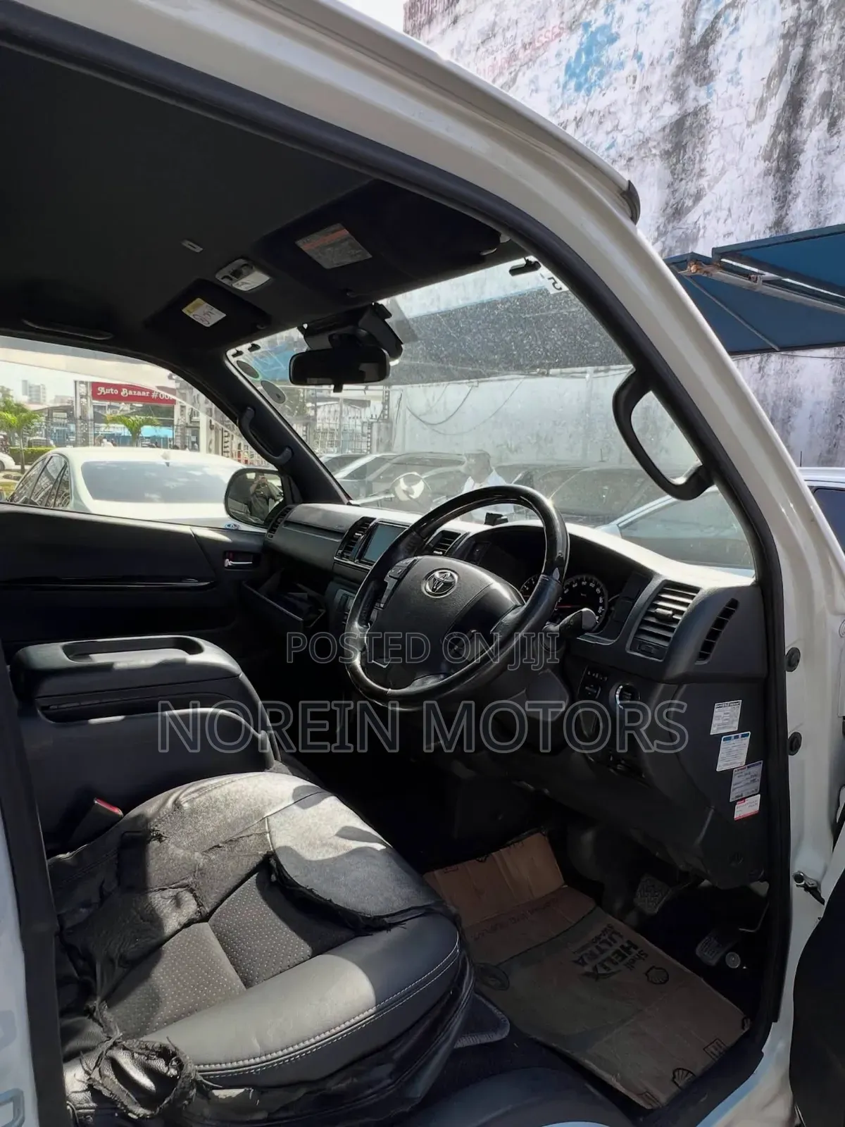 Toyota HiAce 2019 White