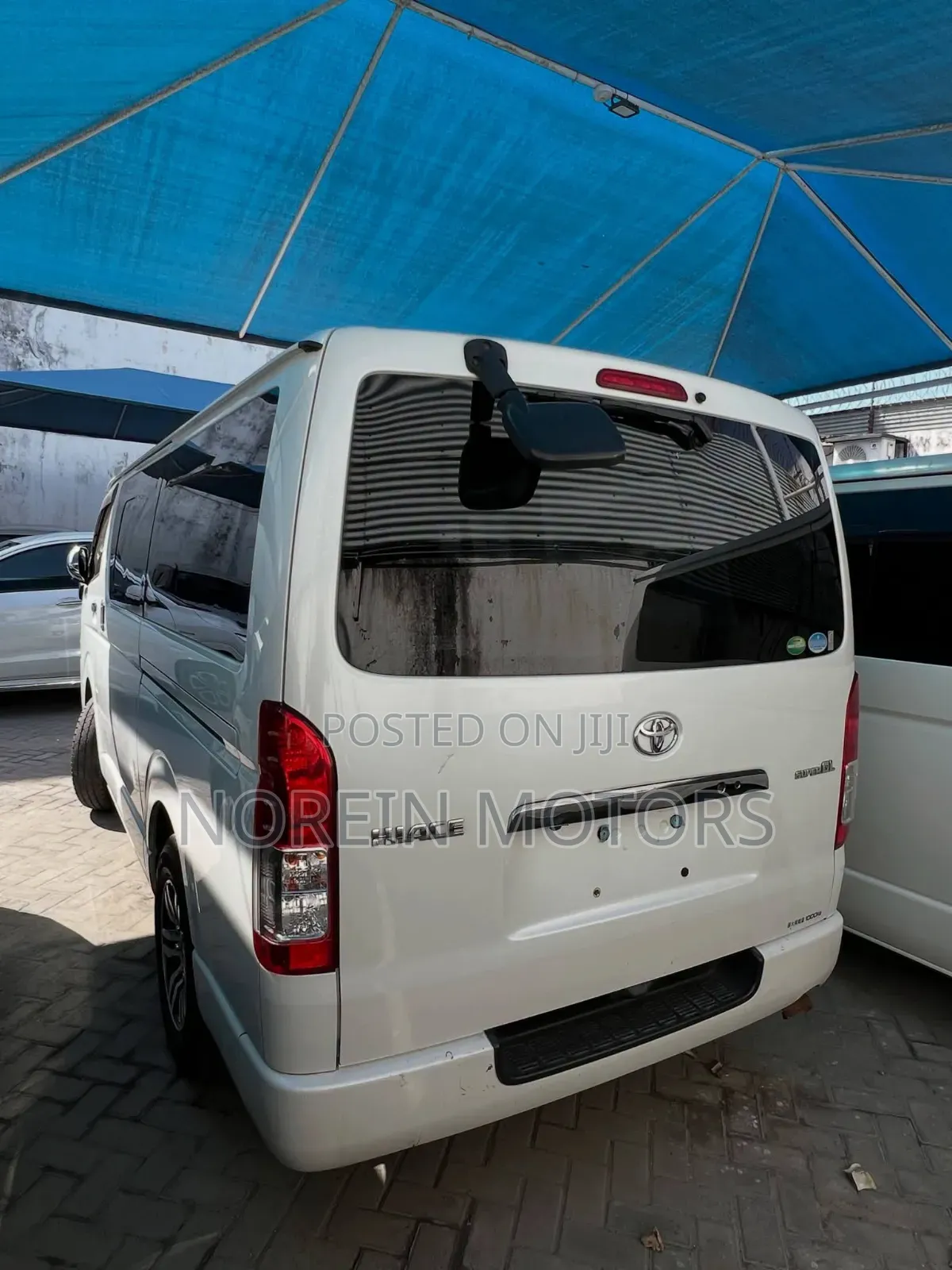 Toyota HiAce 2019 White