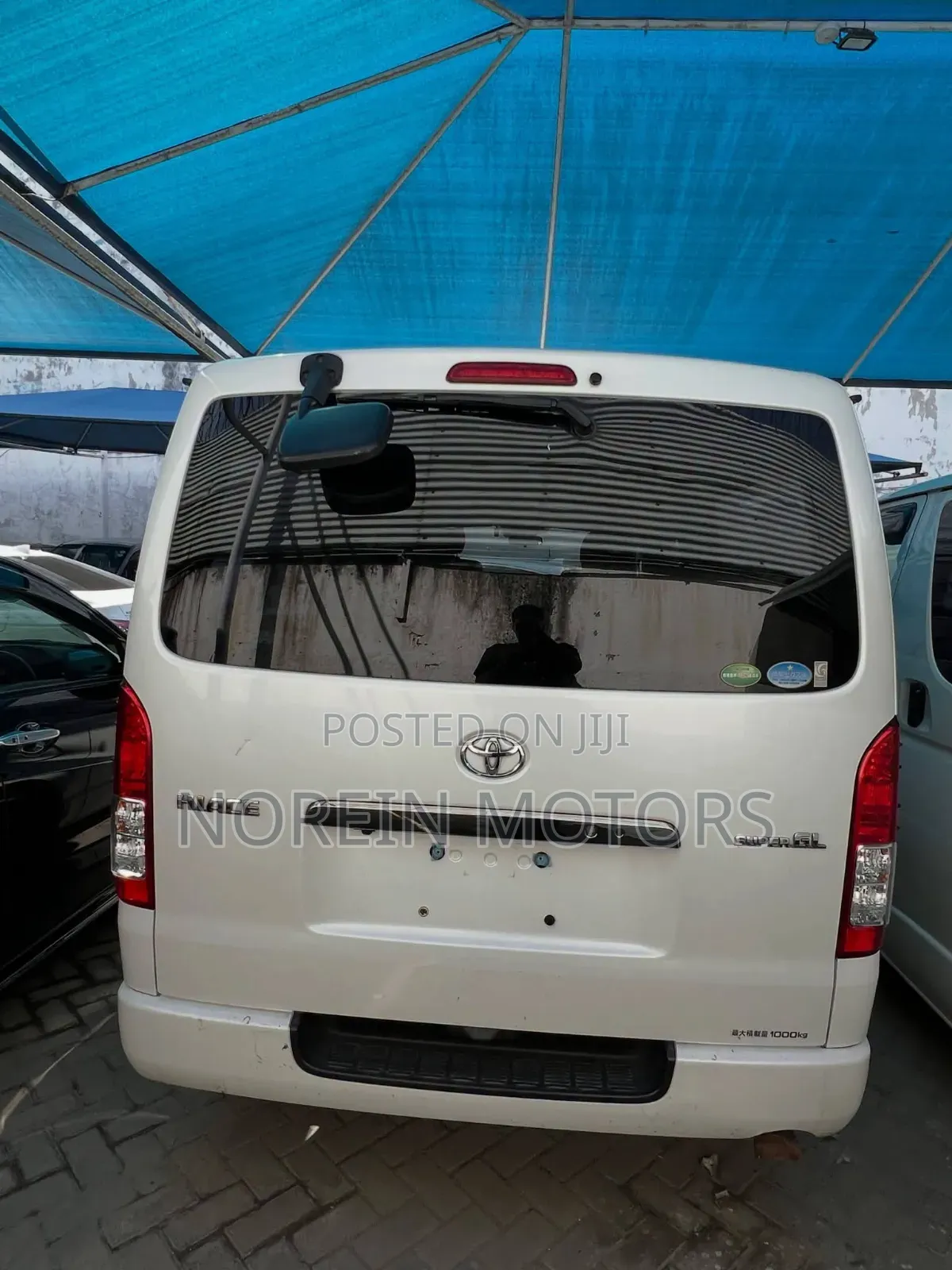 Toyota HiAce 2019 White